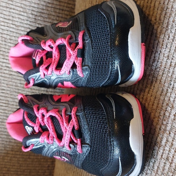 Fila Sneakers - Picture 2 of 8